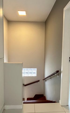 Casa para alugar com 145m², 3 quartos e 2 vagas Casa para alugar com 145m², 3 quartos e 2 vagasCorredor quartos