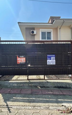 Casa para alugar com 145m², 3 quartos e 2 vagas Casa para alugar com 145m², 3 quartos e 2 vagasFachada