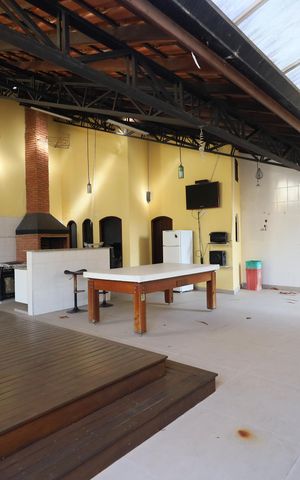 Casa à venda com 320m², 5 quartos e 4 vagasQuintal