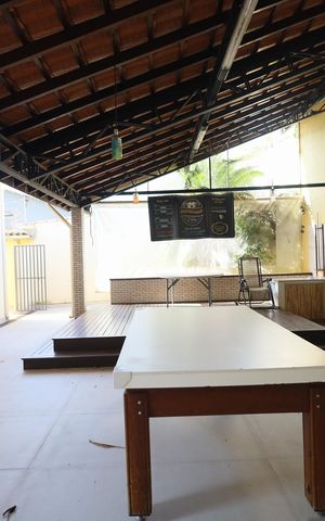 Casa à venda com 320m², 5 quartos e 4 vagasQuintal
