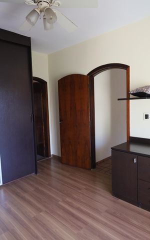 Casa à venda com 320m², 5 quartos e 4 vagasSuíte 2