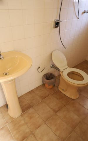 Casa à venda com 320m², 5 quartos e 4 vagasBanheiro de serviço