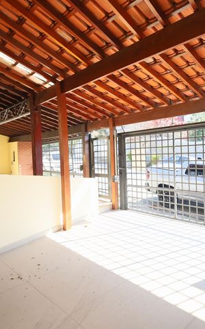 Casa à venda com 320m², 5 quartos e 4 vagasGaragem