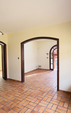 Casa à venda com 320m², 5 quartos e 4 vagasSala