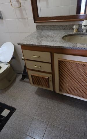 Casa à venda com 320m², 5 quartos e 4 vagasBanheiro da Suíte 2