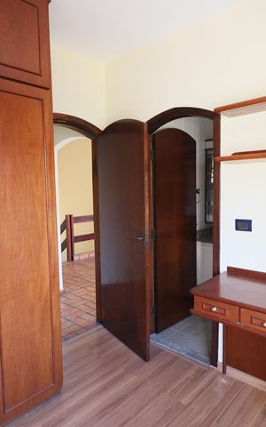 Casa à venda com 320m², 5 quartos e 4 vagasSuíte 3