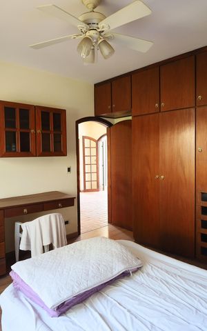 Casa à venda com 320m², 5 quartos e 4 vagasSuíte 4