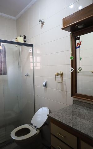 Casa à venda com 320m², 5 quartos e 4 vagasBanheiro da Suíte 2