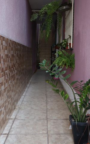 Casa à venda com 86m², 5 quartos e 1 vagaCorredor