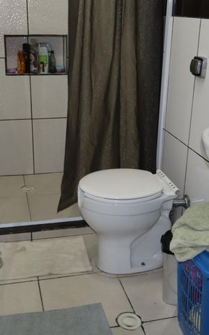 Casa à venda com 86m², 5 quartos e 1 vagaBanheiro 2