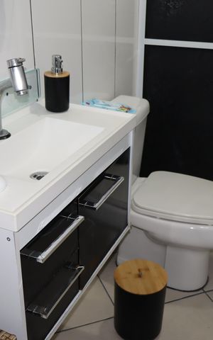 Casa à venda com 86m², 5 quartos e 1 vagaBanheiro 1