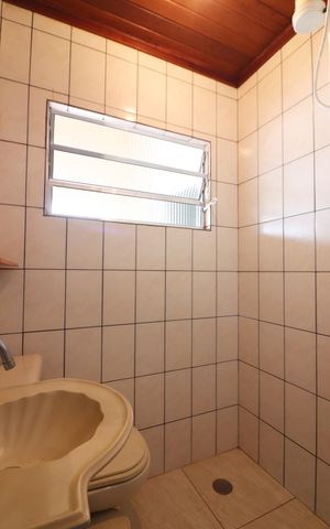 Casa à venda com 180m², 3 quartos e 2 vagasBanheiro Social