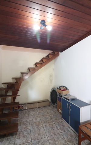 Casa à venda com 180m², 3 quartos e 2 vagasHall dos Quartos 