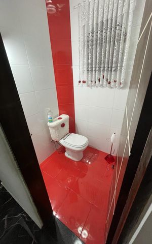 Casa à venda com 260m², 4 quartos e 5 vagas Casa à venda com 260m², 4 quartos e 5 vagasBanheiro