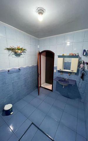 Casa à venda com 260m², 4 quartos e 5 vagas Casa à venda com 260m², 4 quartos e 5 vagasCozinha