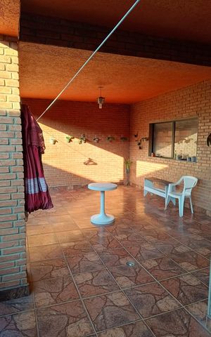 Casa à venda com 260m², 4 quartos e 5 vagas Casa à venda com 260m², 4 quartos e 5 vagasÁrea externa