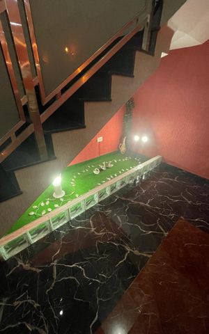 Casa à venda com 260m², 4 quartos e 5 vagas Casa à venda com 260m², 4 quartos e 5 vagasÁrea comum