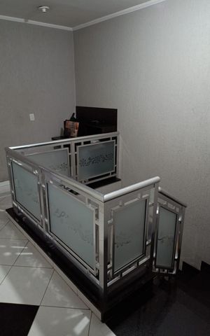 Casa à venda com 260m², 4 quartos e 5 vagas Casa à venda com 260m², 4 quartos e 5 vagasCorredor