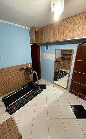 Casa à venda com 260m², 4 quartos e 5 vagas Casa à venda com 260m², 4 quartos e 5 vagasQuarto