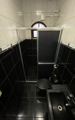 Casa à venda com 260m², 4 quartos e 5 vagas Casa à venda com 260m², 4 quartos e 5 vagasBanheiro