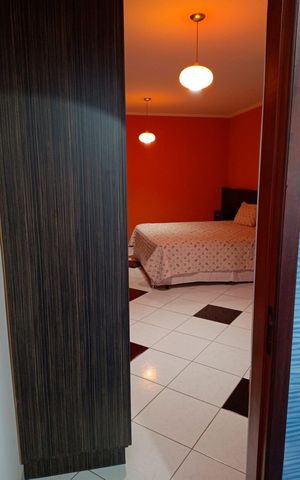 Casa à venda com 260m², 4 quartos e 5 vagas Casa à venda com 260m², 4 quartos e 5 vagasQuarto