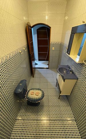 Casa à venda com 260m², 4 quartos e 5 vagas Casa à venda com 260m², 4 quartos e 5 vagasBanheiro