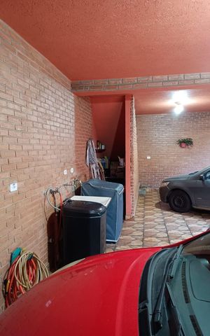 Casa à venda com 260m², 4 quartos e 5 vagas