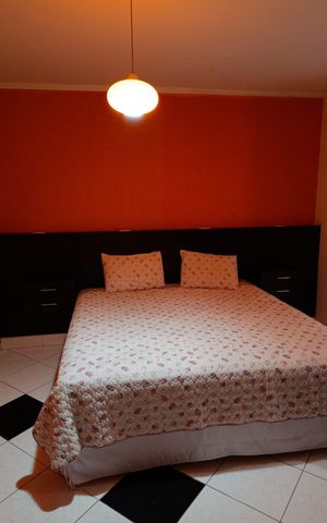 Casa à venda com 260m², 4 quartos e 5 vagas Casa à venda com 260m², 4 quartos e 5 vagasQuarto