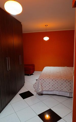 Casa à venda com 260m², 4 quartos e 5 vagas Casa à venda com 260m², 4 quartos e 5 vagasQuarto