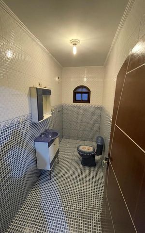 Casa à venda com 260m², 4 quartos e 5 vagas Casa à venda com 260m², 4 quartos e 5 vagasBanheiro