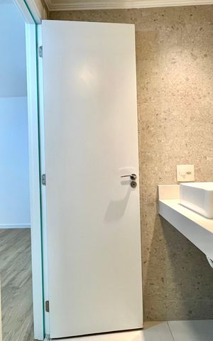 Apartamento para alugar com 120m², 2 quartos e 1 vaga Apartamento para alugar com 120m², 2 quartos e 1 vagaBanheiro Corredor