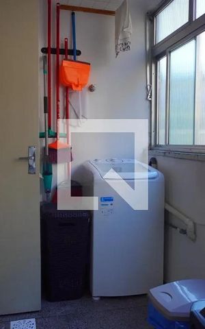 Apartamento para alugar com 130m², 4 quartos e 1 vaga Apartamento para alugar com 130m², 4 quartos e 1 vagaÁrea de serviço