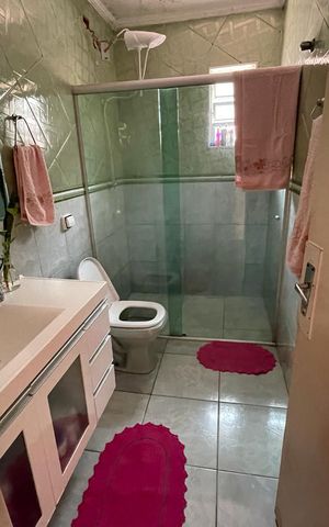 Casa à venda com 138m², 2 quartos e 2 vagas Casa à venda com 138m², 2 quartos e 2 vagasBanheiro
