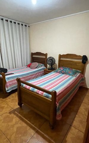 Casa à venda com 138m², 2 quartos e 2 vagas Casa à venda com 138m², 2 quartos e 2 vagasQuarto
