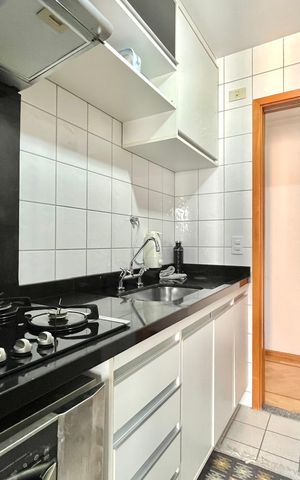 Apartamento à venda com 75m², 3 quartos e 2 vagasCozinha