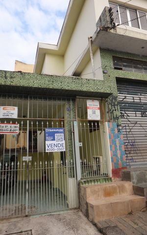 Casa à venda com 238m², 3 quartos e 1 vagaFachada