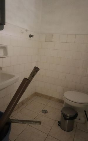 Casa à venda com 238m², 3 quartos e 1 vagaBanheiro de serviço
