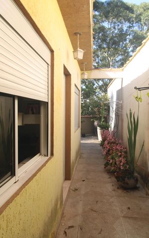 Casa à venda com 260m², 2 quartos e 1 vagaQuintal lateral