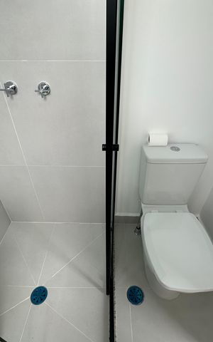 Apartamento à venda com 86m², 2 quartos e 2 vagas Apartamento à venda com 86m², 2 quartos e 2 vagasBanheiro da Suíte 1