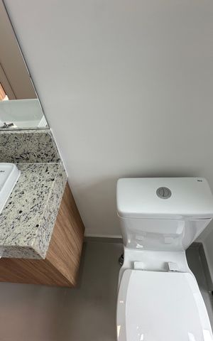 Apartamento à venda com 86m², 2 quartos e 2 vagas Apartamento à venda com 86m², 2 quartos e 2 vagasBanheiro da Suíte 2