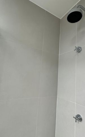 Apartamento à venda com 86m², 2 quartos e 2 vagas Apartamento à venda com 86m², 2 quartos e 2 vagasBanheiro da Suíte 1