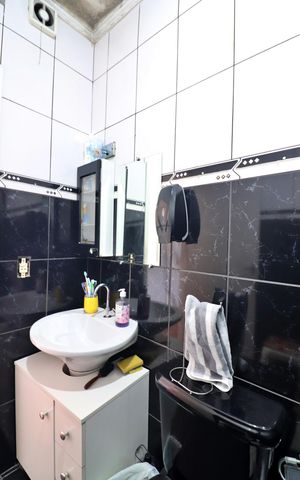 Casa à venda com 128m², 2 quartos e 1 vagaBanheiro Social