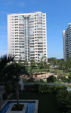 Apartamento para alugar com 79m², 2 quartos e 1 vagaStudio - Varanda