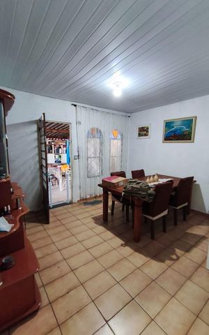 Casa à venda com 90m², 2 quartos e 2 vagas Casa à venda com 90m², 2 quartos e 2 vagasSala