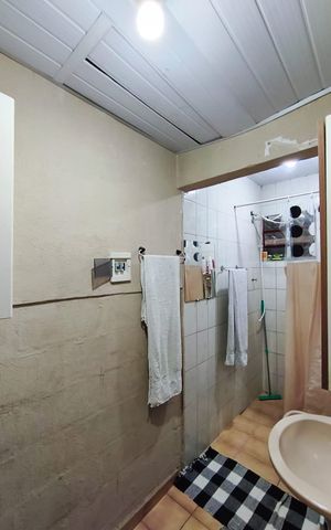 Casa à venda com 90m², 2 quartos e 2 vagas Casa à venda com 90m², 2 quartos e 2 vagasBanheiro