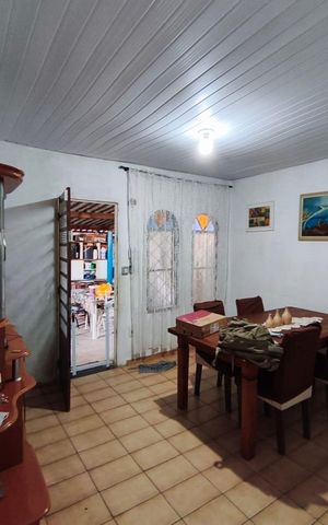 Casa à venda com 90m², 2 quartos e 2 vagas Casa à venda com 90m², 2 quartos e 2 vagasSala