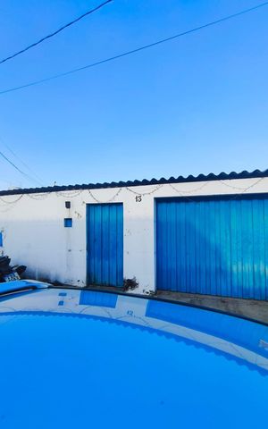 Casa à venda com 90m², 2 quartos e 2 vagas Casa à venda com 90m², 2 quartos e 2 vagasFachada