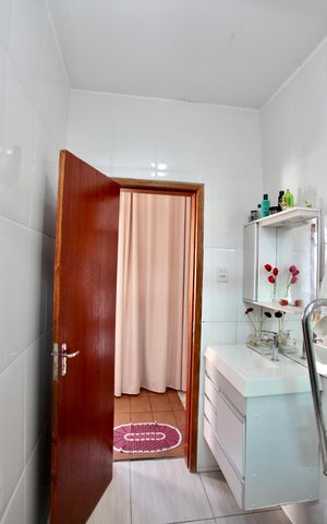 Casa à venda com 110m², 5 quartos e 2 vagasBanheiro Social