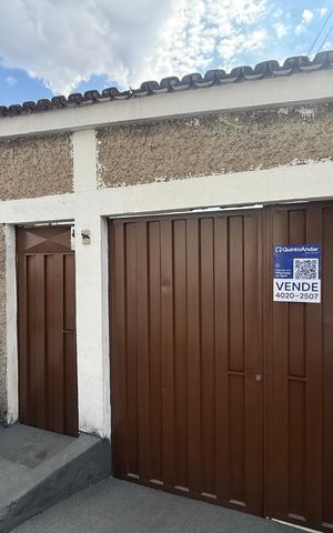 Casa à venda com 110m², 5 quartos e 2 vagasFachada