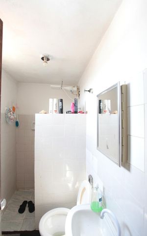 Casa à venda com 110m², 5 quartos e 2 vagasKitnet